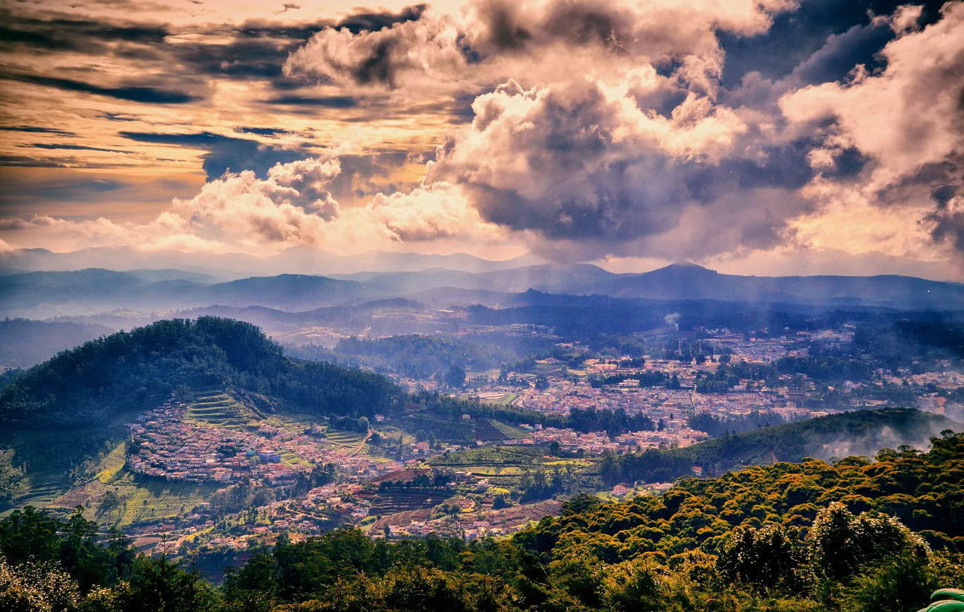 24x7 trusted Ooty taxi service for local and outstation trips